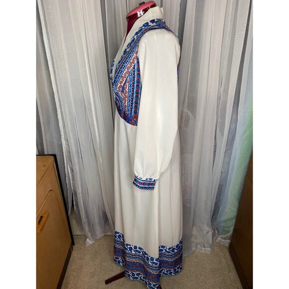 maxi dress with patterned yoke boho with coat 70s Vintage white blue red - Picture 6 of 16